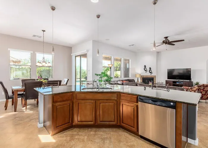 Luxury At Estrella Mountain Ranch